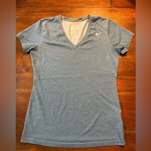 Women’s Nike Dri Fit V Neck workout t-shirt, size M, slim fit